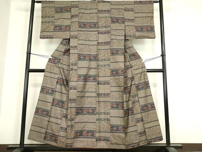 平和屋着物●本場大島紬 9マルキ 横段更紗花文 正絹 逸品 DAAY9232az