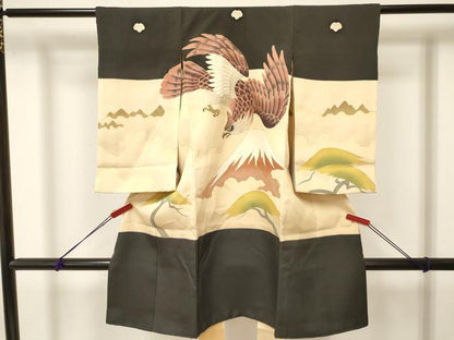 平和屋着物[]お宮参り　男の子　祝着　産着　初着　のしめ　刺繍　鷹　鷲　風景松文　金彩　逸品　DAAY3207ma