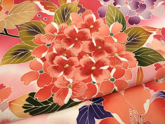 平和屋着物[]お宮参り　女の子　祝着　産着　初着　のしめ　駒刺繍　草花舞蝶文　暈し染め　逸品　CAAZ7043ze