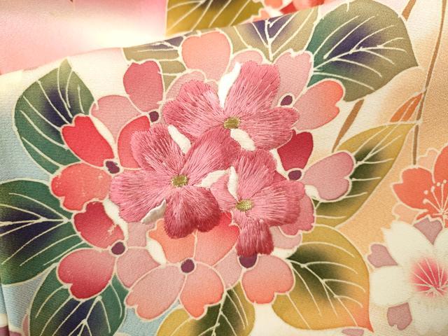 平和屋着物[]お宮参り　女の子　祝着　産着　初着　のしめ　駒刺繍　草花舞蝶文　暈し染め　逸品　CAAZ7043ze
