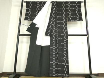 平和屋着物●上質な小紋 絞り 亀甲繋ぎ 黒地 正絹 逸品 DAAY9383az