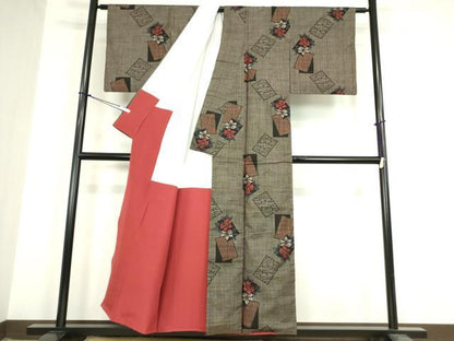 平和屋着物●本場大島紬 7マルキ 色紙重ね花文 正絹 逸品 DAAY9488az