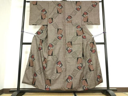 平和屋着物●本場大島紬 7マルキ 色紙重ね花文 正絹 逸品 DAAY9488az