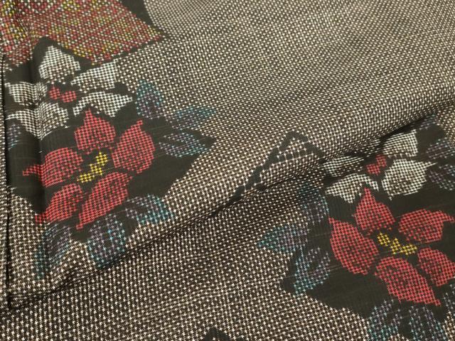 平和屋着物●本場大島紬 7マルキ 色紙重ね花文 正絹 逸品 DAAY9488az