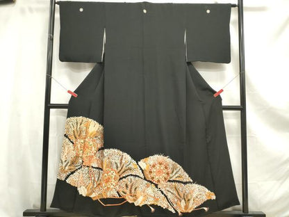 平和屋着物■豪華黒留袖　駒刺繍　鏡裏羊歯花文　金彩　正絹　逸品　DAAY6435ea