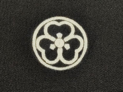平和屋着物■豪華黒留袖　駒刺繍　松　暈し染め　金銀彩　正絹　逸品　CABA7636fb