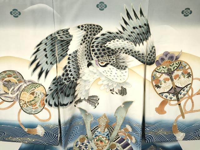 平和屋着物[]お宮参り　男の子　祝着　産着　初着　のしめ　駒刺繍　鷹　鷲　兜　流水花文　暈し染め　金銀彩　逸品　DAAY3377ma