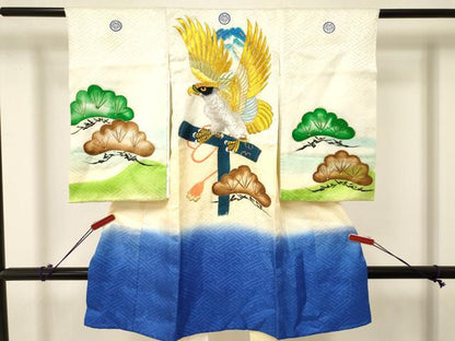 平和屋着物[]お宮参り　男の子　祝着　産着　初着　のしめ　刺繍　鷹　鷲　風景松文　暈し染め　金彩　逸品　DAAY3361ma