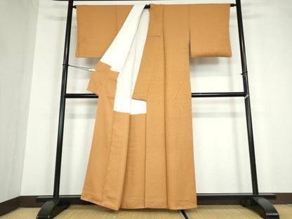 平和屋着物●上質な色無地　霞地紋　枇杷茶色　正絹　逸品　DAAY9638az
