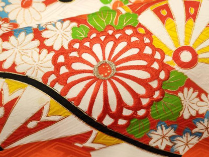 平和屋着物[]七五三　女の子　３歳　祝着　三つ身　長襦袢セット　刺繍　片輪車草花文　金彩　逸品　CABB2051ze