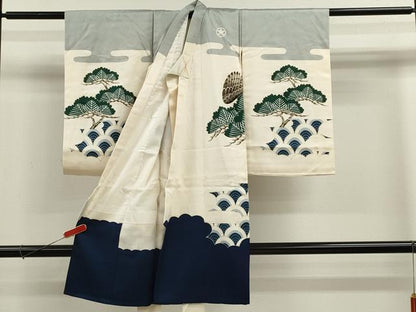 平和屋着物[]お宮参り　男の子　祝着　産着　初着　のしめ　松竹梅　鷹　文箱文　金彩　逸品　CABB2063ze