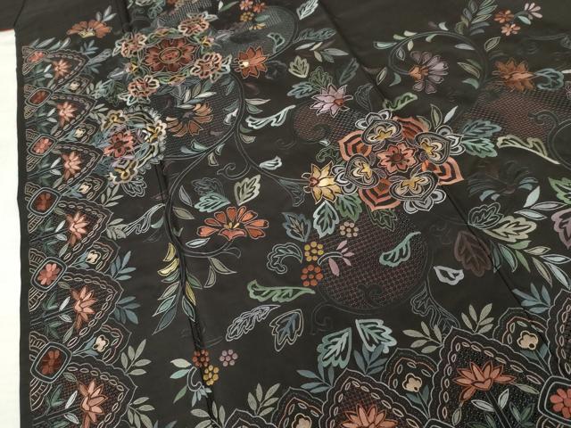 平和屋着物●総刺繍　訪問着　紬地　中国三大刺繍　汕頭刺繍　スワトウ刺繍　更紗正倉院花文　黒地　正絹　逸品　AABE0040cs
