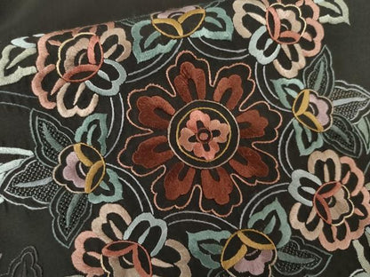 平和屋着物●総刺繍　訪問着　紬地　中国三大刺繍　汕頭刺繍　スワトウ刺繍　更紗正倉院花文　黒地　正絹　逸品　AABE0040cs