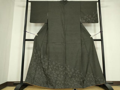 平和屋着物●訪問着　紬地　草葉文　黒地　正絹　逸品　DAAY9784az