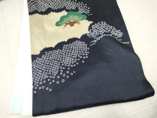平和屋着物[]お宮参り　男の子　祝着　産着　初着　のしめ　駒刺繍　絞り　兜　松文　金糸　DAAY3458ma