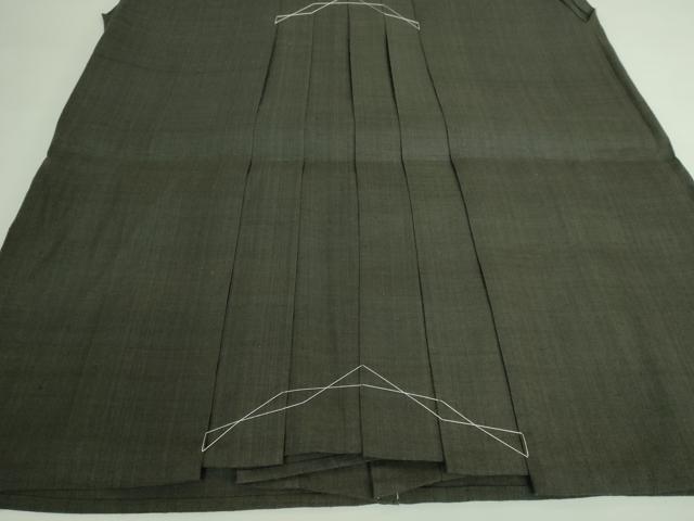 平和屋本店●希少　男性　本場結城紬　重要無形文化財　地機　行灯袴　黒緑色地　小倉商店　証紙付き　伊勢丹扱い 逸品 未使用 DZAB3189kh6