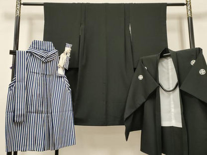 平和屋着物[]七五三 男の子 着物・黒紋付羽織・行灯袴・小物セット 箱付き DABA3551ma