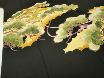 平和屋着物▼豪華黒留袖　刺繍　貝桶枝松文　金彩　正絹　逸品　DAAZ6833fe