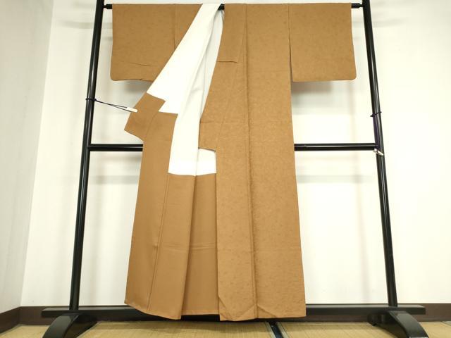 平和屋着物●上質な色無地　花松地紋　枇杷茶色　正絹　逸品　DAAY9958az 平和屋着物○上質な色無地 花松地紋 枇杷茶色 正絹 逸品 DAAY9958az
