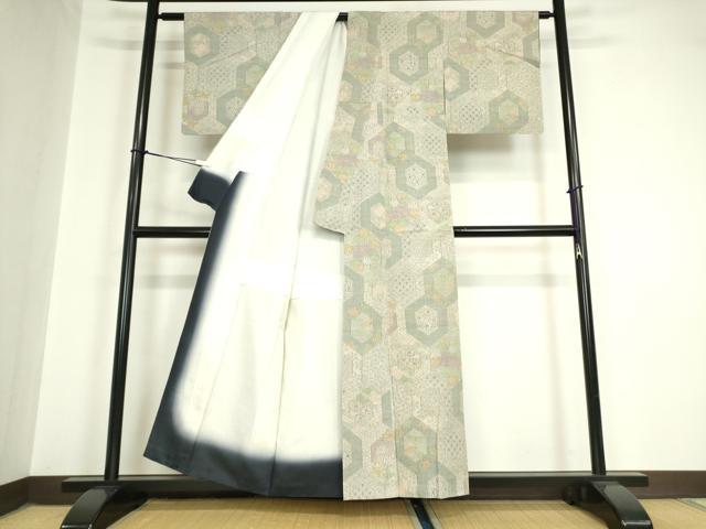 平和屋着物●本場結城紬　重要無形文化財　亀甲花文　100亀甲　モロ入り　正絹　逸品　DAAY9947az