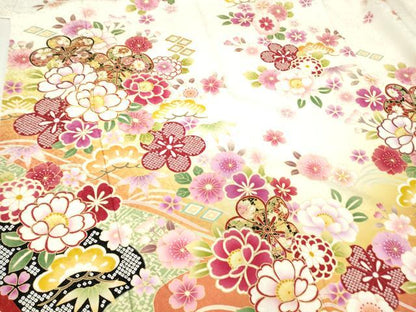 平和屋着物●豪華振袖・長襦袢(無双仕立て)セット　駒刺繍　吉祥花尽くし文　銀通し地　京都きもの友禅扱い　正絹　逸品　DABA4108az