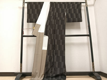 平和屋着物●お召　80亀甲　亀甲絣　黒地　正絹　逸品　AABE8886ph