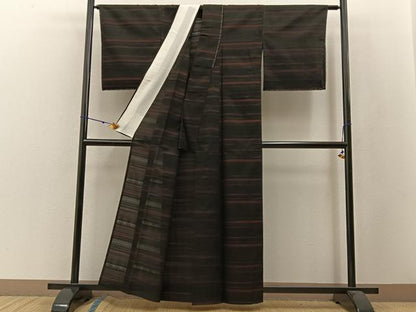 平和屋着物＊夏物 紗紬 横段花文 黒地 正絹 逸品 未使用 BAAW5076hj