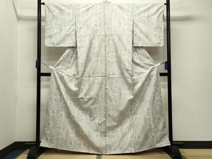 平和屋着物●本場大島紬 白大島 7マルキ 色紙重ね花唐草文 正絹 逸品 CABB0168gh