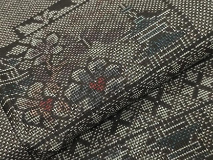 平和屋着物●本場大島紬 9マルキ 風景花文 そごう百貨店扱い 正絹 逸品 CABB0163gh