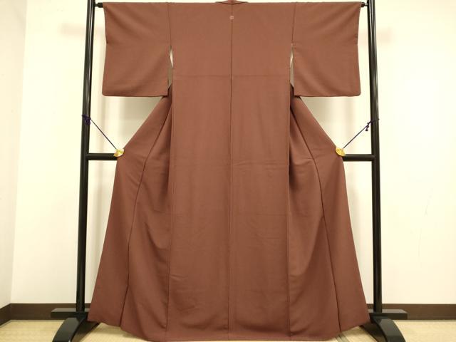 平和屋着物○洗える最高級着物 ＜英＞はなぶさ謹製 色無地 栗皮茶色