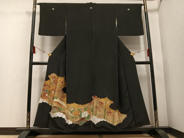 平和屋着物■豪華黒留袖　駒刺繍　尾長鳥　草花　金銀彩　正絹　逸品　AABF3884ph