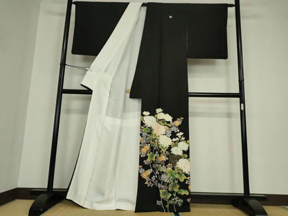 平和屋着物●豪華黒留袖　駒刺繍　菊尽くし　金彩　正絹　逸品　DABG0022az