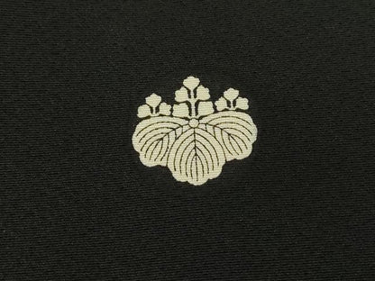 平和屋着物●豪華黒留袖　駒刺繍　菊尽くし　金彩　正絹　逸品　DABG0022az