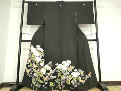 平和屋着物●豪華黒留袖　駒刺繍　菊尽くし　金彩　正絹　逸品　DABG0022az