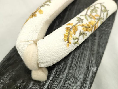 平和屋着物＊夏物 和装小物 下駄まとめて3足 浴衣 黒下駄 鼻緒：刺繍 舞蝶花文 菊 草花 24.5 未使用品あり 逸品 DABA7979zzz