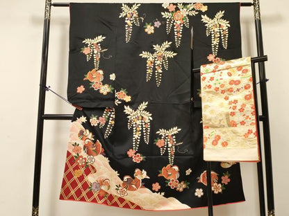 平和屋着物[]七五三　女の子　７歳　祝着　四つ身　西陣袋帯セット　駒刺繍　鴛鴦流水花文　黒地　金彩　証紙付き　逸品　DABA3859ma
