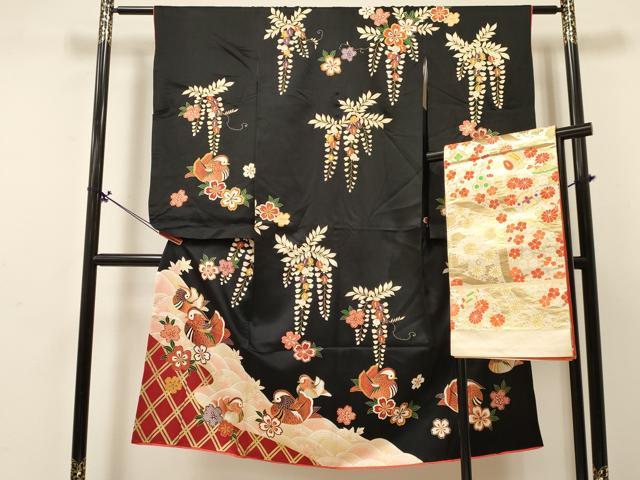 平和屋着物[]七五三　女の子　７歳　祝着　四つ身　西陣袋帯セット　駒刺繍　鴛鴦流水花文　黒地　金彩　証紙付き　逸品　DABA3859ma