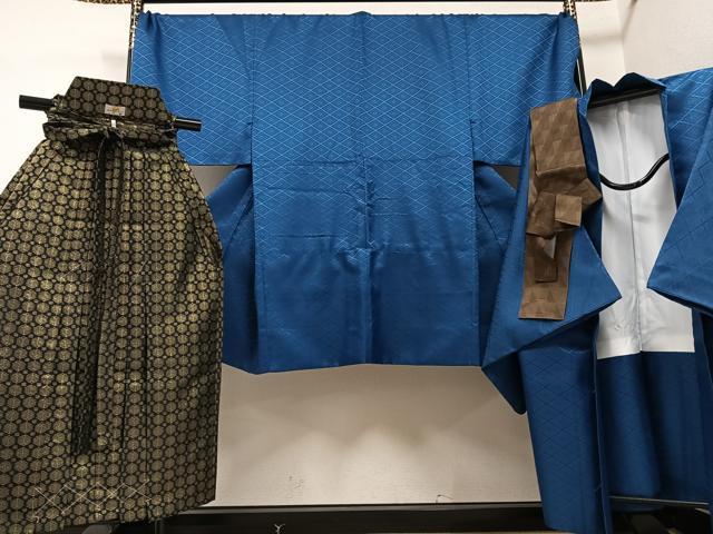 平和屋着物●男性　色紋付　羽織・行灯袴・ワンタッチ角帯セット　花菱地紋　藍色　正絹　逸品　AABF8770ph