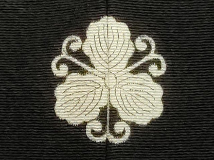 平和屋着物■豪華黒留袖　駒刺繍　飛鶴松文　暈し染め　金彩　正絹　逸品　DABC4683cd