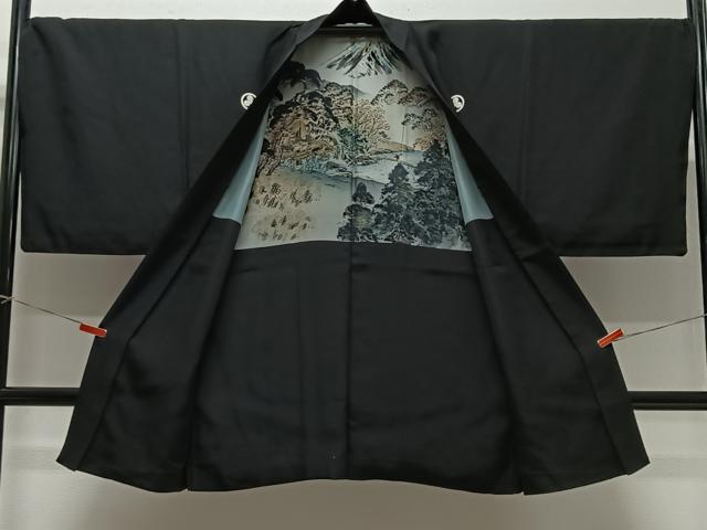 平和屋着物∞男性　長羽織　黒紋付　羽裏：風景文　正絹　逸品　CABC3181ua