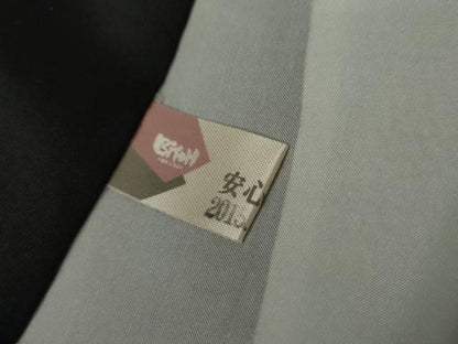 平和屋着物●本場大島紬 泥染め カタス7マルキ 散らし文様 正絹 逸品 AABG3493cs