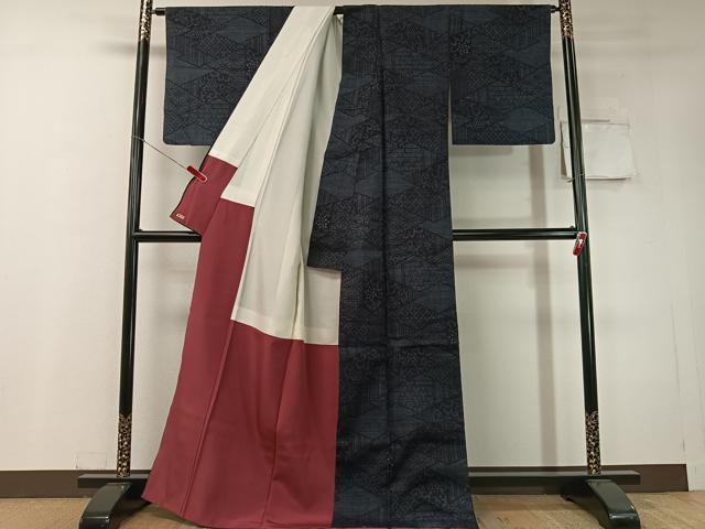 平和屋着物●本場結城紬　重要無形文化財　100亀甲　松皮菱吉祥文　三越扱い　正絹　逸品　CABC9966vp