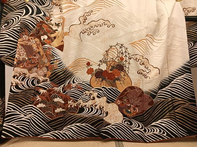 平和屋着物●豪華振袖　駒刺繍　松竹梅　立波宝舟文　金彩　正絹　逸品　AABG3443ph
