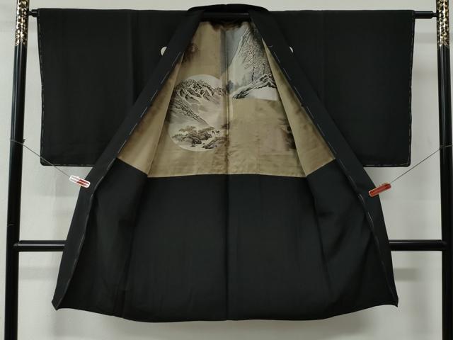 平和屋着物●男性　黒紋付　羽織セット　羽裏：風景文　正絹　逸品　未使用　CABC6893yc