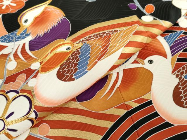 平和屋着物●豪華振袖　友禅　駒刺繍　立波鴛鴦笹梅文　黒地　金彩　正絹　逸品　AABG3570cs