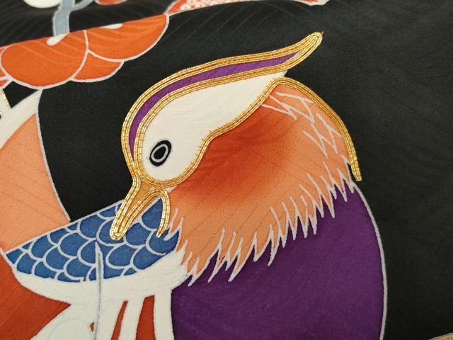 平和屋着物●豪華振袖　友禅　駒刺繍　立波鴛鴦笹梅文　黒地　金彩　正絹　逸品　AABG3570cs