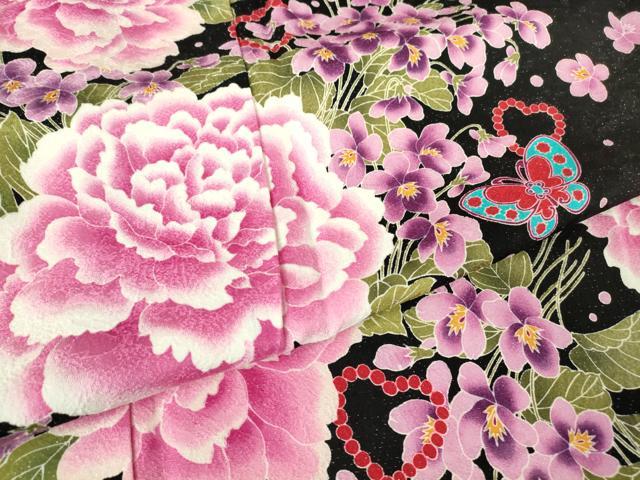 平和屋着物●豪華振袖　作家物　ハート　舞蝶花文　黒地　銀通し地　正絹　逸品　DABC3243az