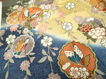 平和屋着物●豪華振袖　駒刺繍　雪輪花蝶文　暈し染め　金彩　正絹　逸品　AABG5400cs