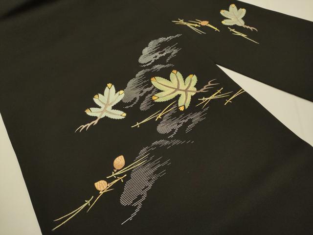 平和屋着物●塩瀬　九寸名古屋帯　駒刺繍　総刺繍　吹き寄せ松文　黒地　金銀糸　正絹　逸品　DABD2037du