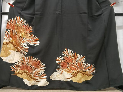 平和屋着物■豪華黒留袖　駒刺繍　松葉文　正絹　逸品　CABD6858xe